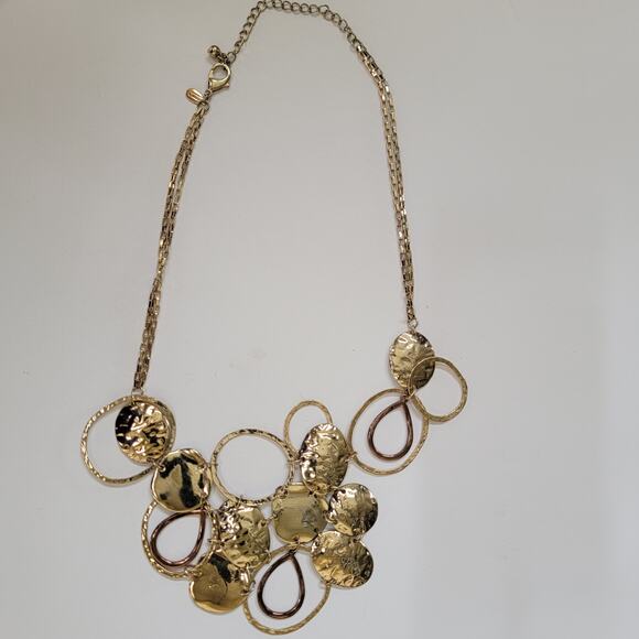 Gold Tone Statement Necklace With Hammered Discs And Open Linked Circle Design - Picture 2 of 10